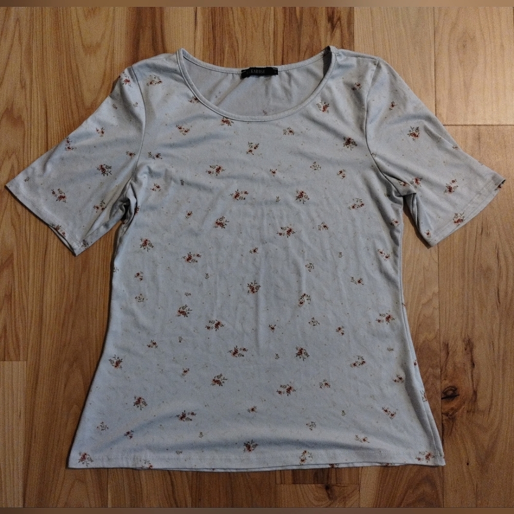 Mikarose dainty floral patterned t-shirt women's size large